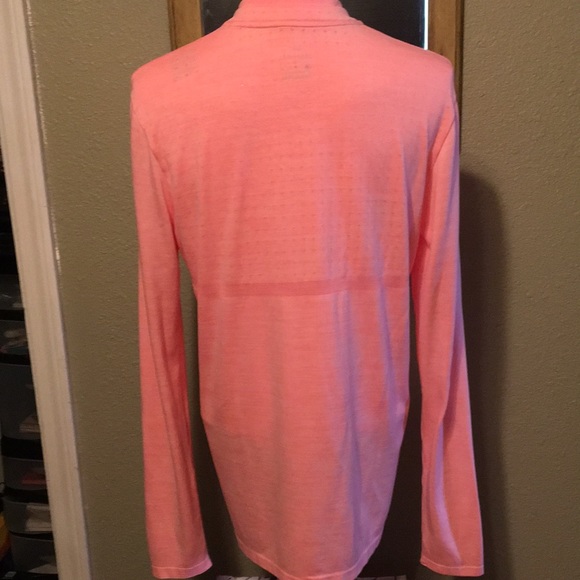 Nike Dri fit Women’s blouse size Medium - Picture 4 of 7